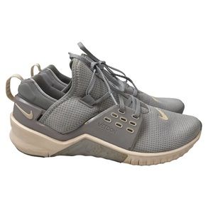 Nike Women's Size 10.5 Grey Metcon 2 Fitness Shoes